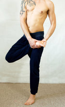 Load image into Gallery viewer, Mens yoga pants, WITH pocket