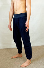 Load image into Gallery viewer, Mens yoga pants
